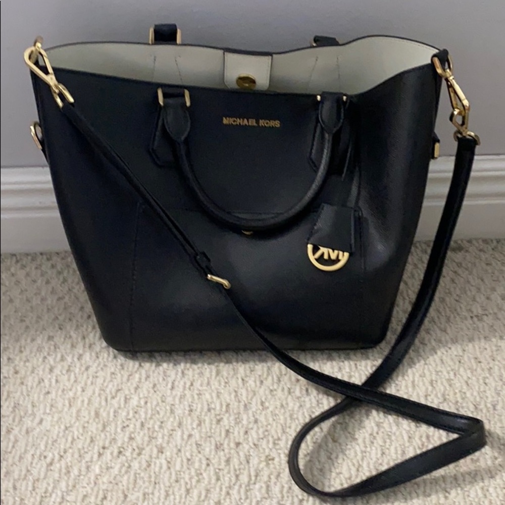 Michael Kors Bucket Bag
